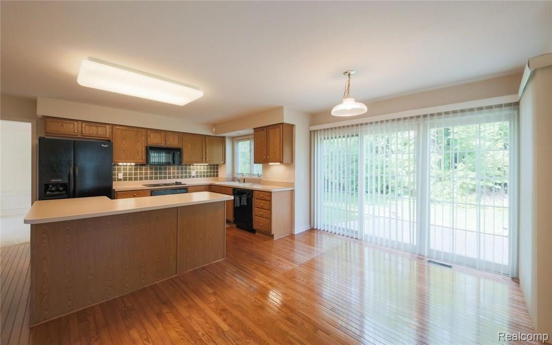 202 Woodward Road Canton, MI 48188 - Photo 15 of 31 13.jpg