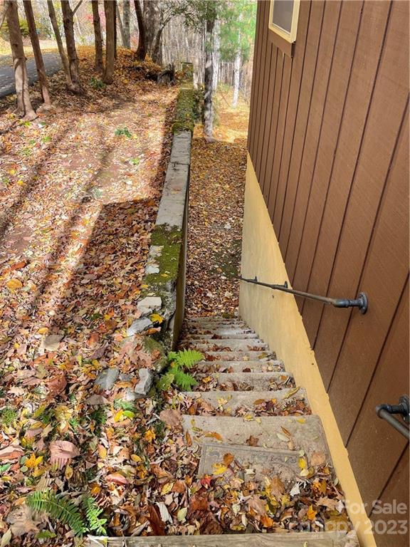 1043 Old Fiddle Road Waynesville, NC 28786 - Photo 4 of 20 Gallery Image 4
