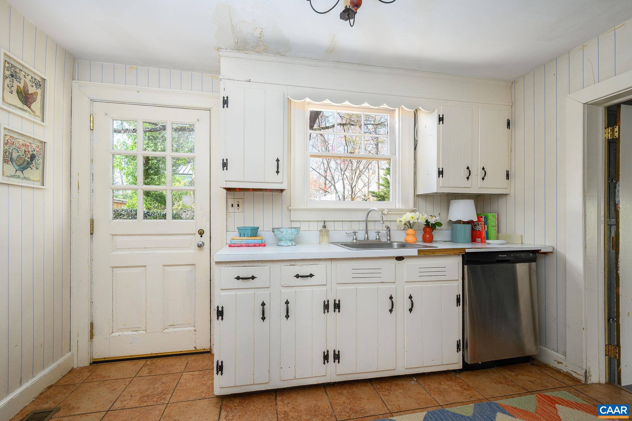 1856 Winston Road Charlottesville, VA 22903 - Photo 6 of 18