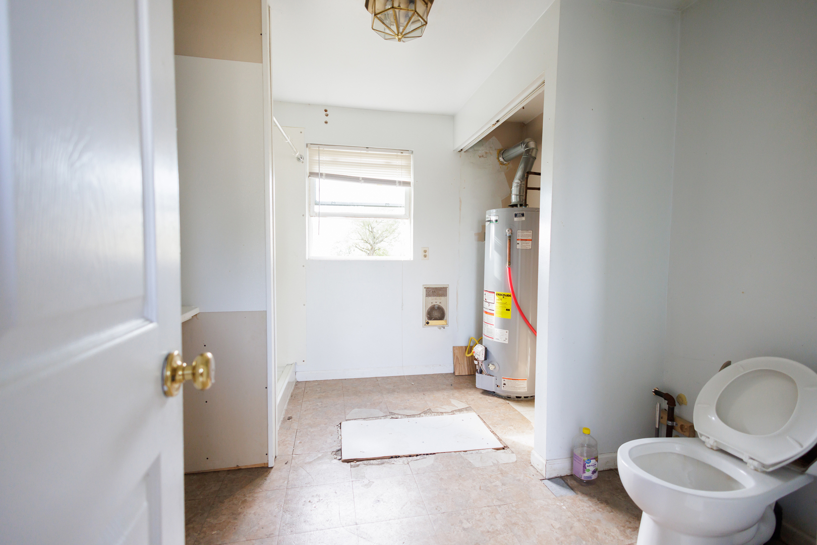 2060 West 5000S Road Chebanse, IL 60922 - Photo 16 of 54 a bathroom with a toilet and a shower