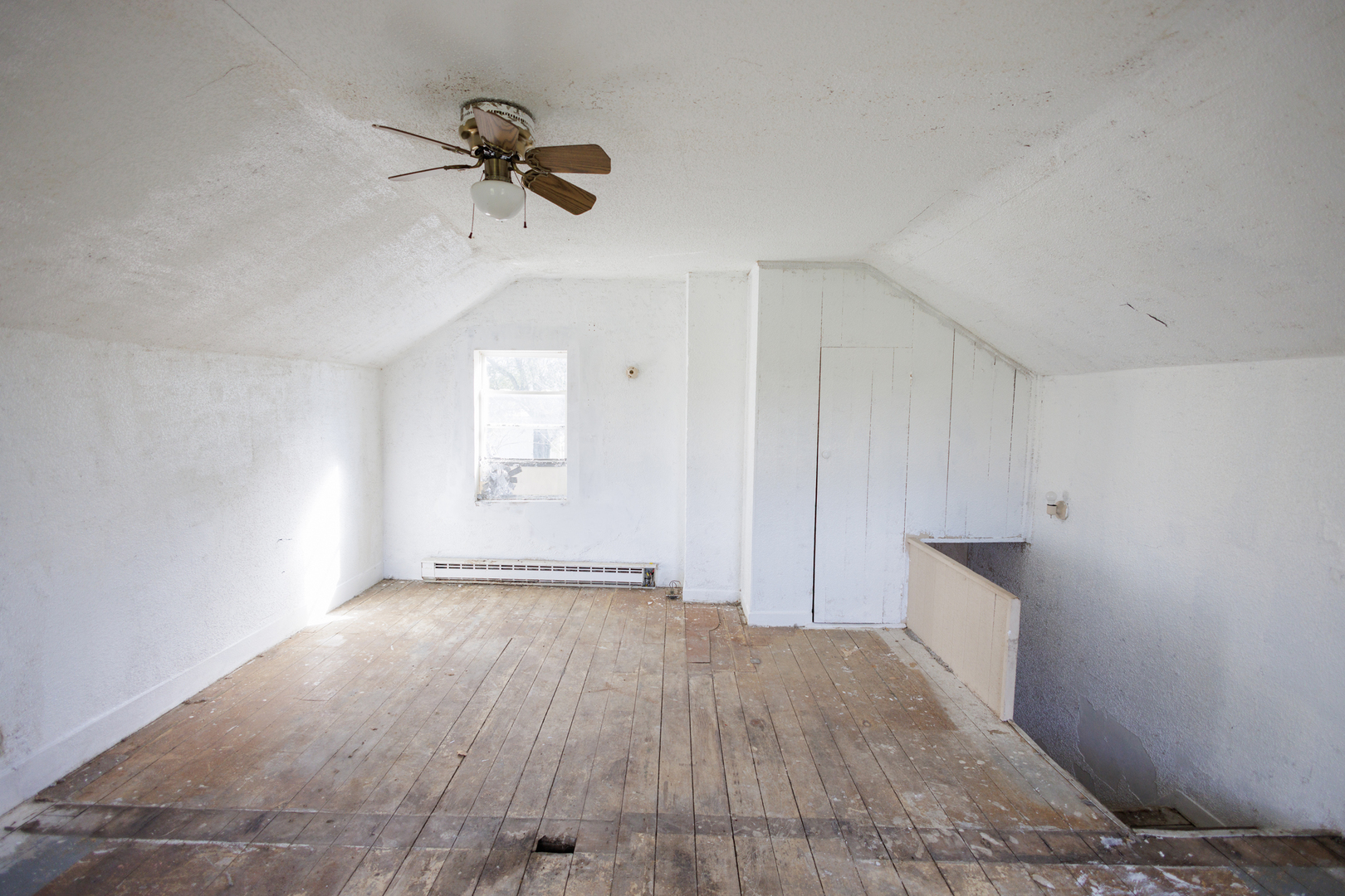 2060 West 5000S Road Chebanse, IL 60922 - Photo 21 of 54 a view of an empty room with a window