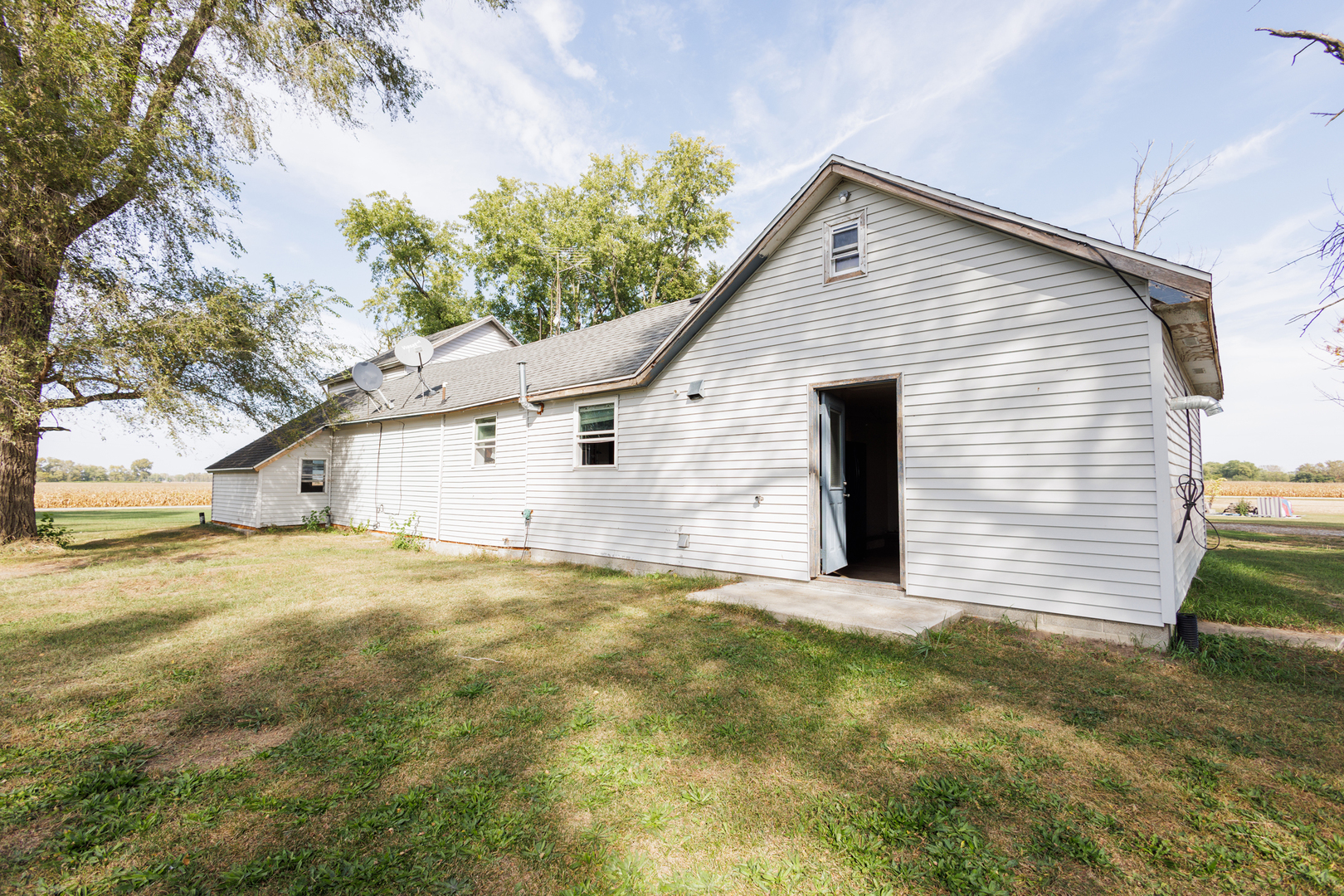 2060 West 5000S Road Chebanse, IL 60922 - Photo 29 of 54 a view of a house with a yard