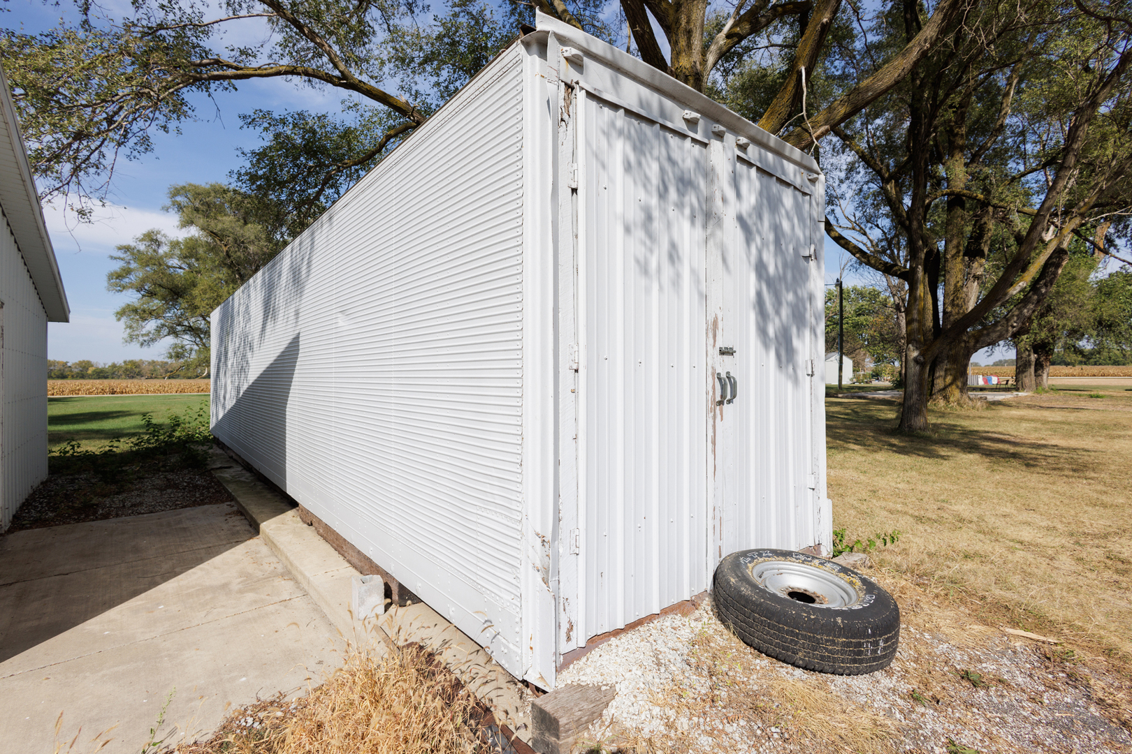 2060 West 5000S Road Chebanse, IL 60922 - Photo 42 of 54 a view of a back yard of the house