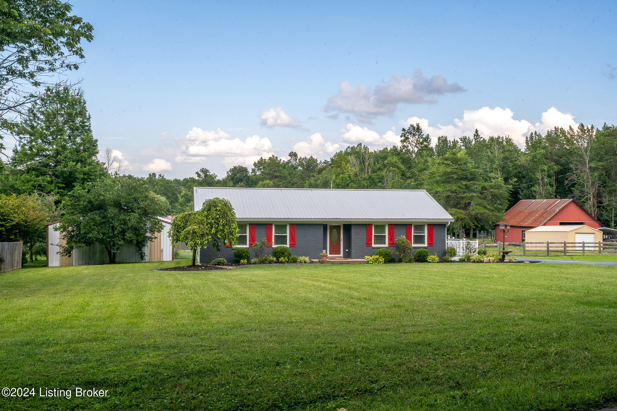 646 Castleman Branch Road Shepherdsville, KY 40165 - Photo 3 of 56 646 Castleman Branch Rd-4