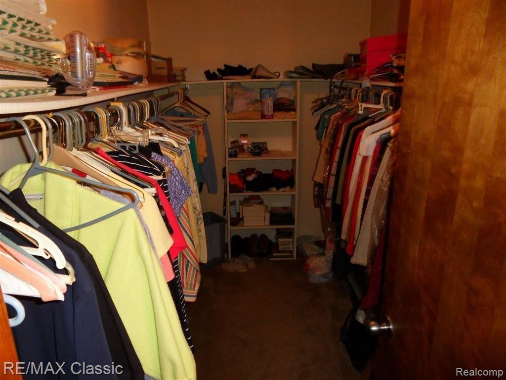 968 GreenView Court Rochester, MI 48307 - Photo 15 of 42 SDC19560.JPG