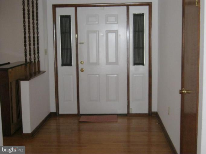18843 Preston Road Hagerstown, MD 21742 - Photo 11 of 20 Entrance / Foyer