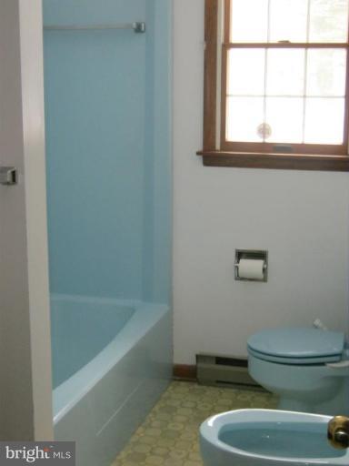 18843 Preston Road Hagerstown, MD 21742 - Photo 17 of 20 Bath #2