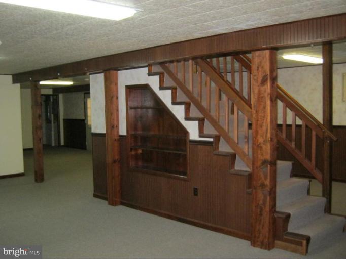 18843 Preston Road Hagerstown, MD 21742 - Photo 8 of 20 Staircase