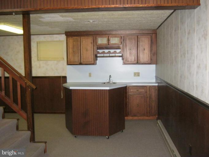 18843 Preston Road Hagerstown, MD 21742 - Photo 9 of 20 Wet Bar