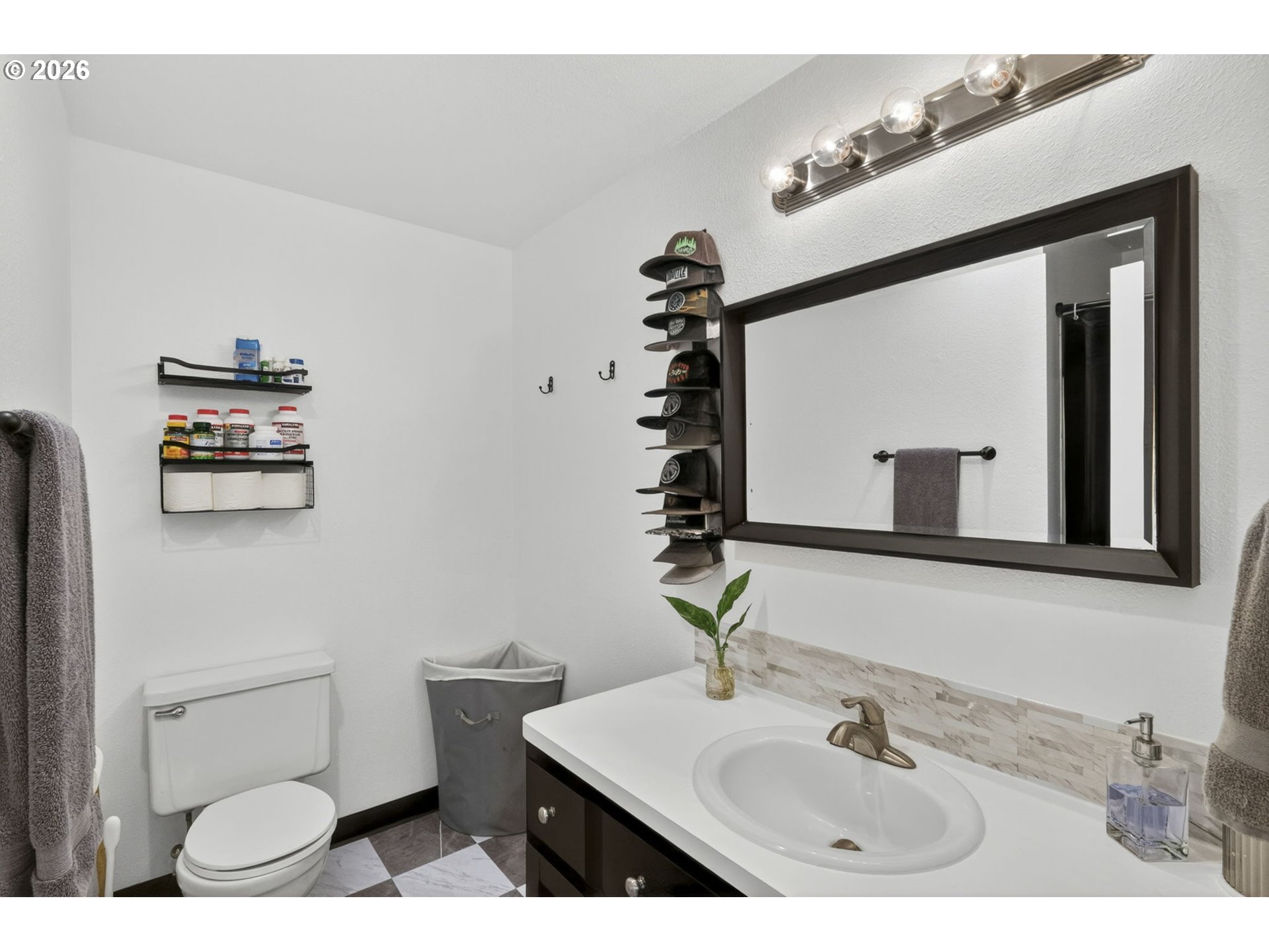18436 Southeast Stephens Circle Portland, OR 97233 - Photo 12 of 28 Attached Bathroom #1