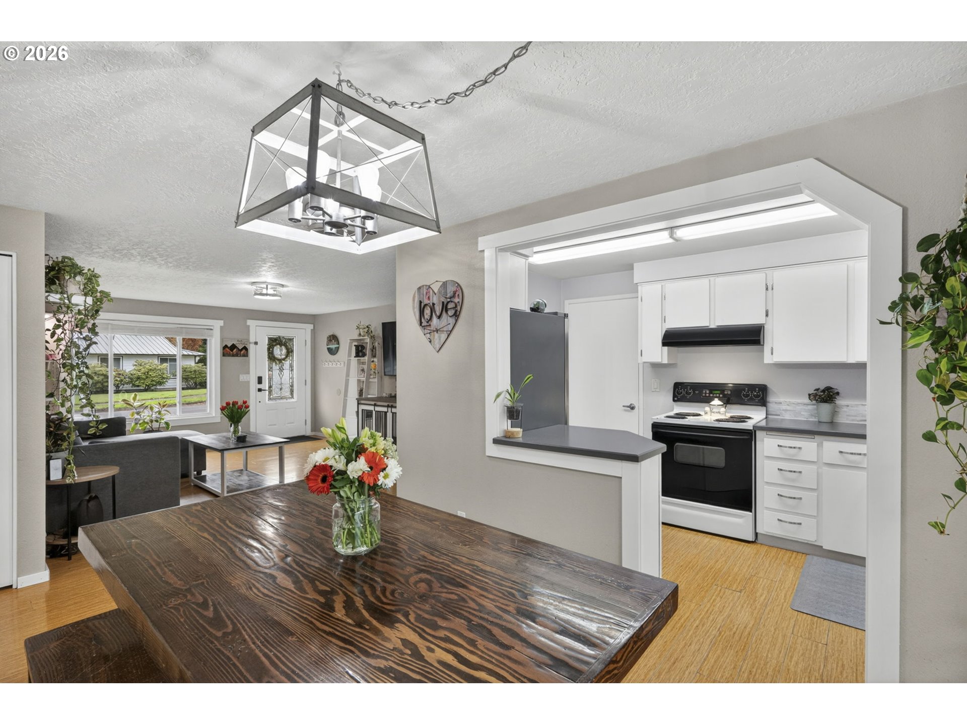 18436 Southeast Stephens Circle Portland, OR 97233 - Photo 8 of 28 Dining Room