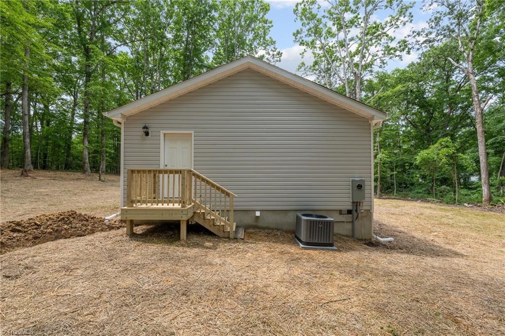 576 Isley Road Haw River, NC 27258 - Photo 7 of 41 Gallery Image 7