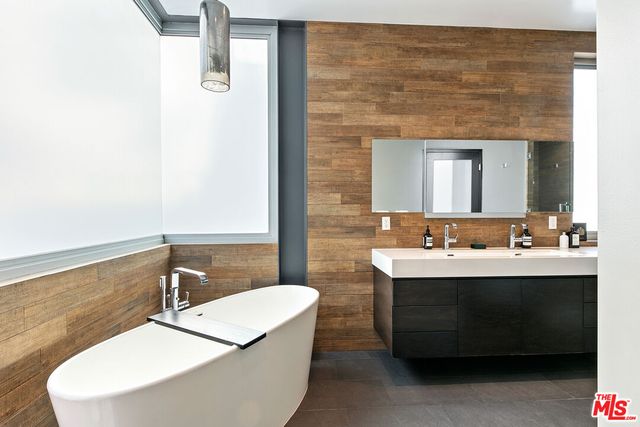 $8,495,000 | 1430 Abbot Kinney Boulevard, Venice, CA 90291