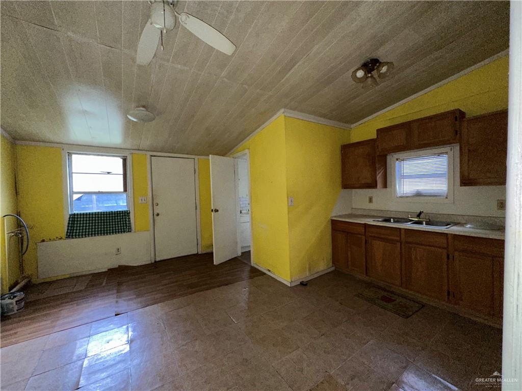 911 Curtis Street Harlingen, TX 78550 - Photo 4 of 5