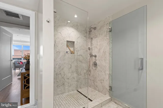 $4,500 | 925 North Fairfax Street, Unit 708, Alexandria, VA 22314