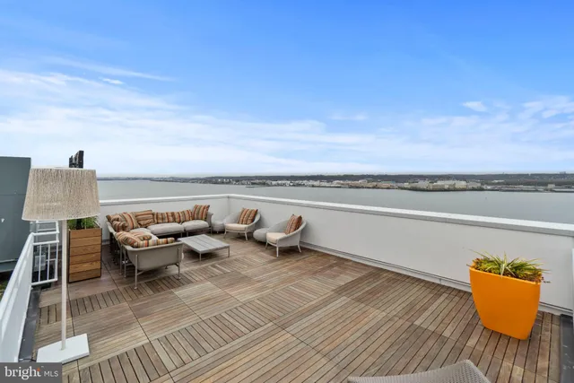 $4,500 | 925 North Fairfax Street, Unit 708, Alexandria, VA 22314