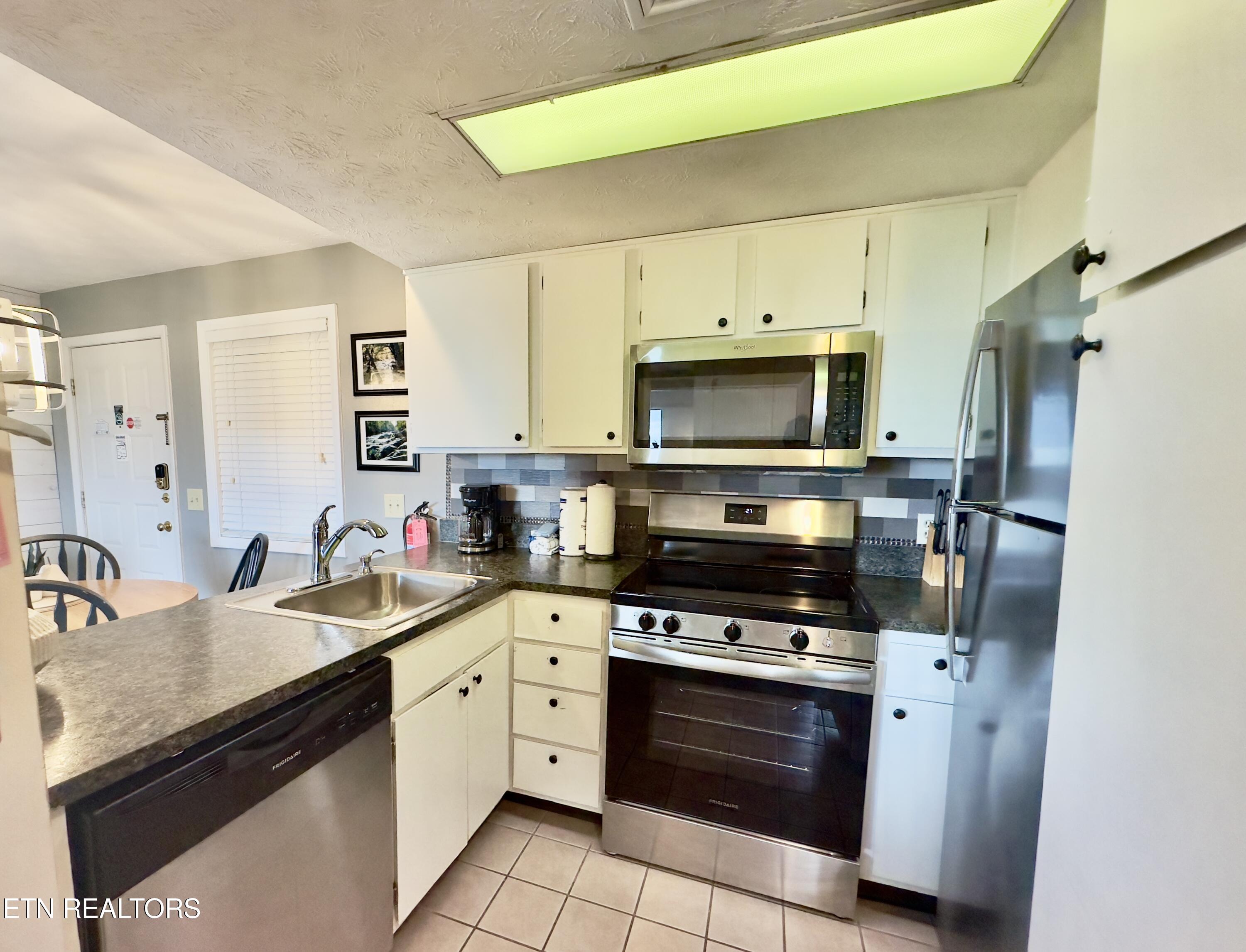 3710 Weber Road, Unit E306 Gatlinburg, TN 37738 - Photo 12 of 33 IMG-7059