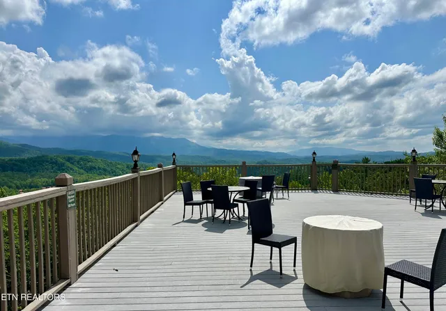 $199,900 | 3710 Weber Road, Unit E306, Gatlinburg, TN 37738