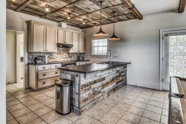 $2,495,000 | 1712 Lynn Road, Chappell Hill, TX 77426