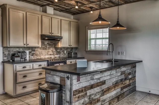 $2,495,000 | 1712 Lynn Road, Chappell Hill, TX 77426