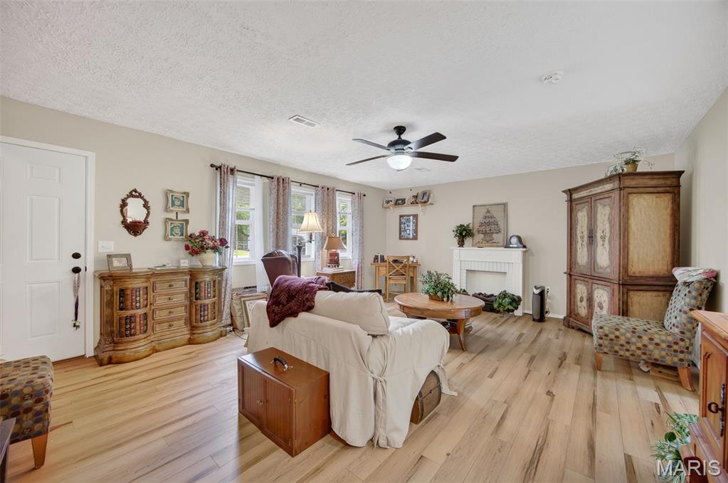 15420 Talbot Lane St. Robert, MO 65584 - Photo 5 of 50