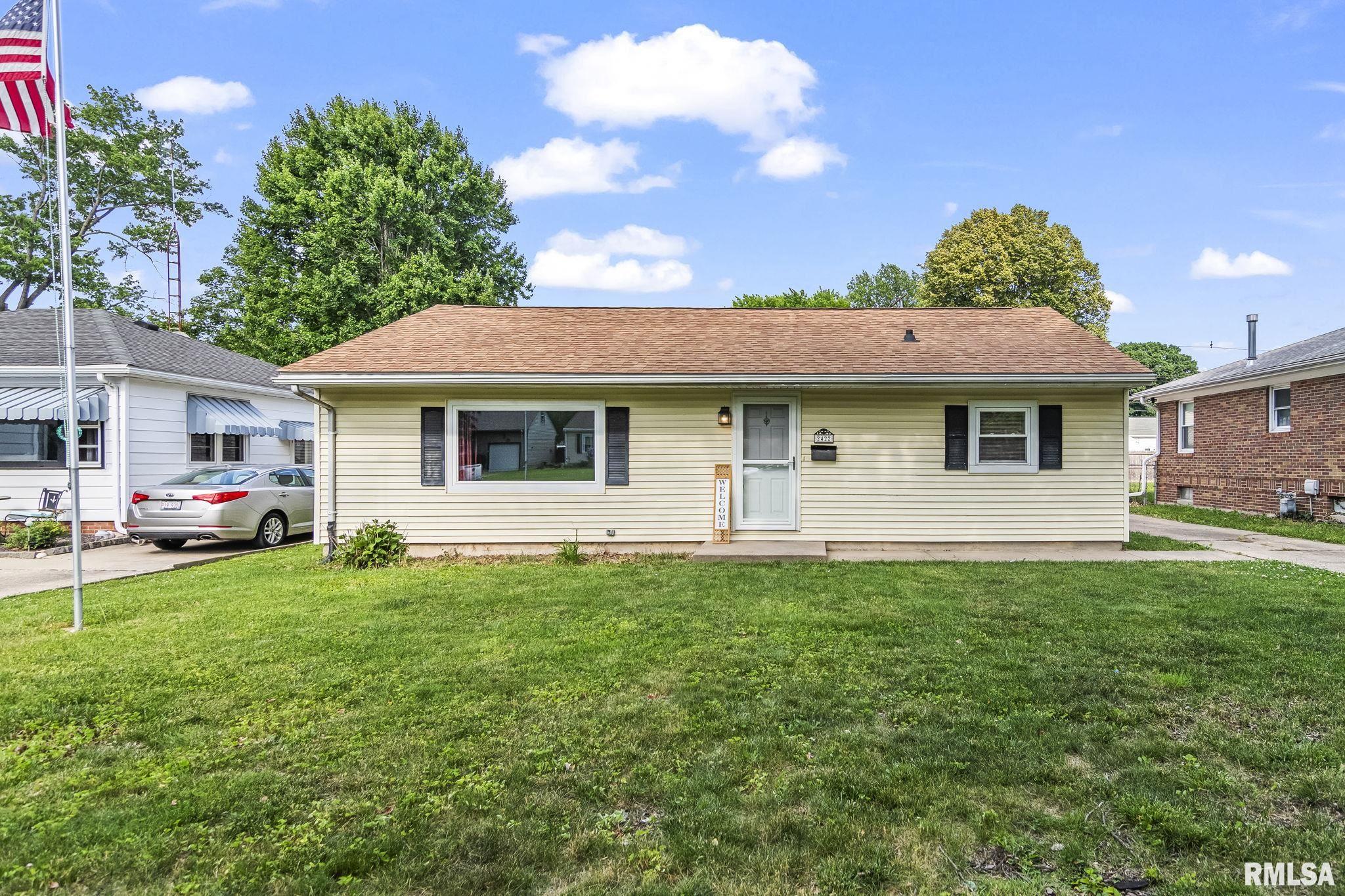 2422 South Whittier Avenue Springfield, IL 62704 - Photo 2 of 35
