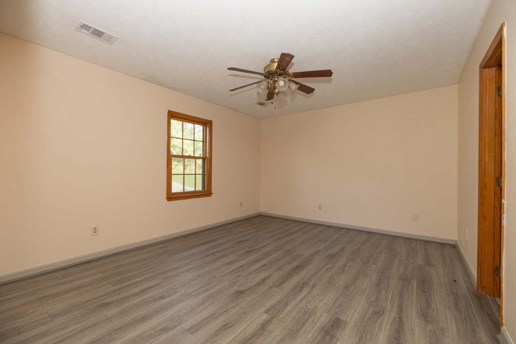 427 Lee Road Phenix City, AL 36870 - Photo 6 of 20
