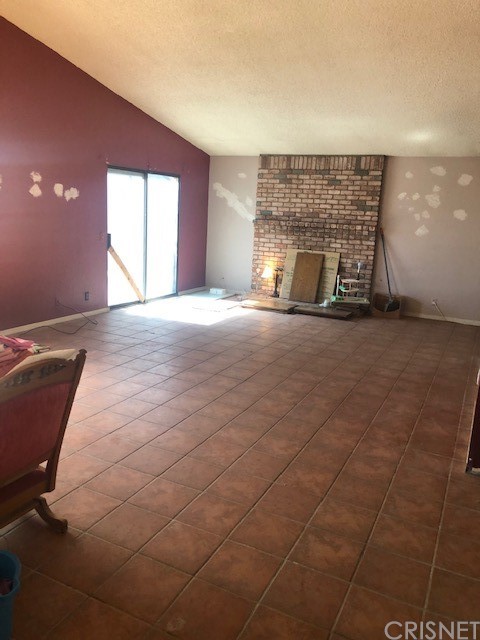 45109 18th Street West Lancaster, CA 93534 - Photo 2 of 4