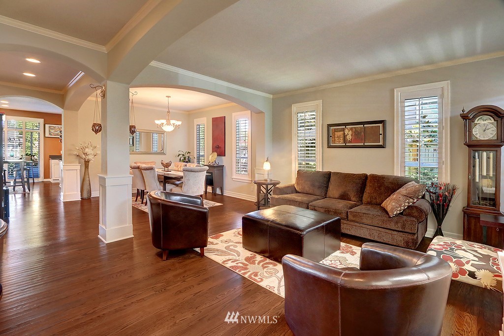 2022 Northeast 35th Place Renton, WA 98056 - Photo 2 of 25 Gallery Image 2