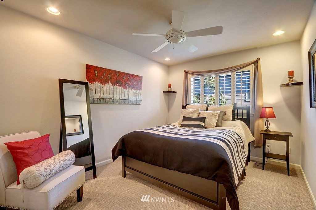 2022 Northeast 35th Place Renton, WA 98056 - Photo 19 of 25 Gallery Image 19