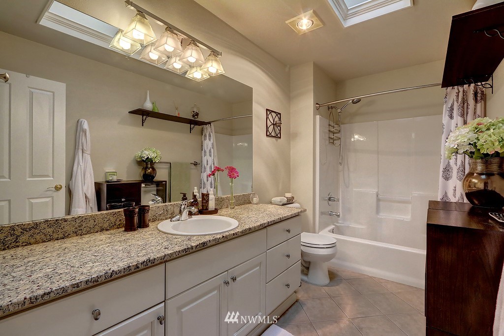 2022 Northeast 35th Place Renton, WA 98056 - Photo 21 of 25 Gallery Image 21