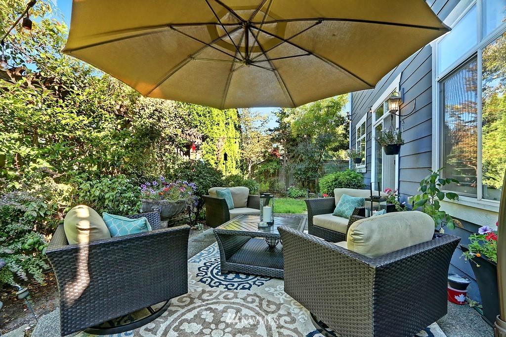 2022 Northeast 35th Place Renton, WA 98056 - Photo 24 of 25 Gallery Image 24