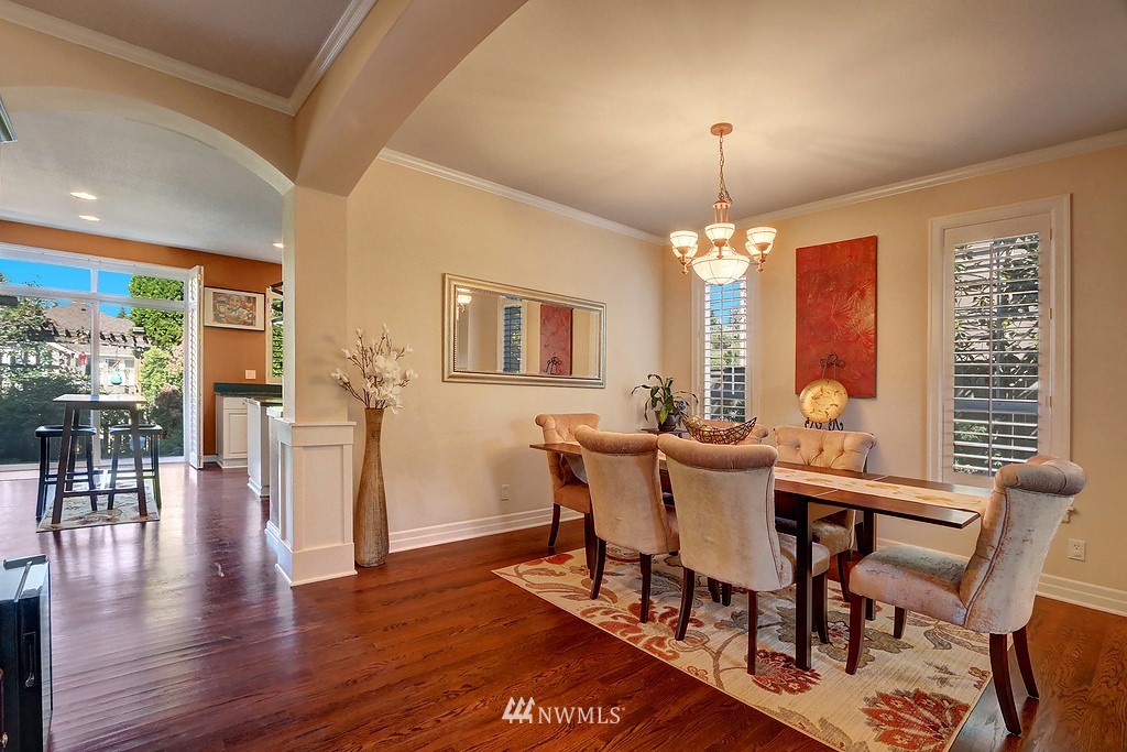 2022 Northeast 35th Place Renton, WA 98056 - Photo 5 of 25 Gallery Image 5