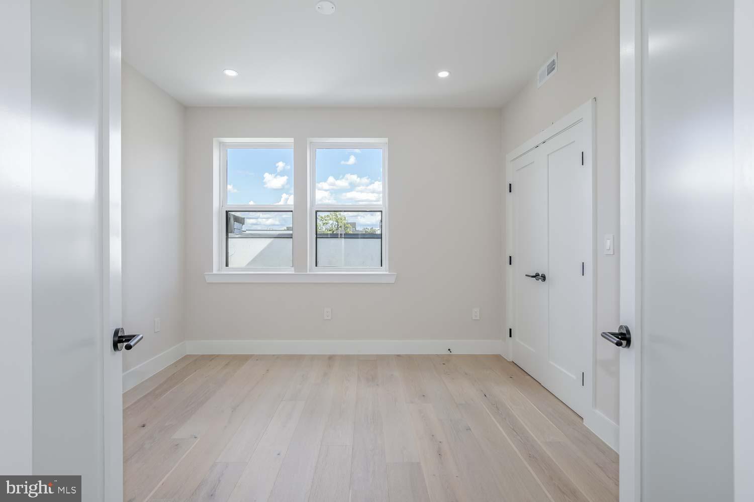 722 Kenyon Street Northwest, Unit A Washington, DC 20010 - Photo 11 of 41