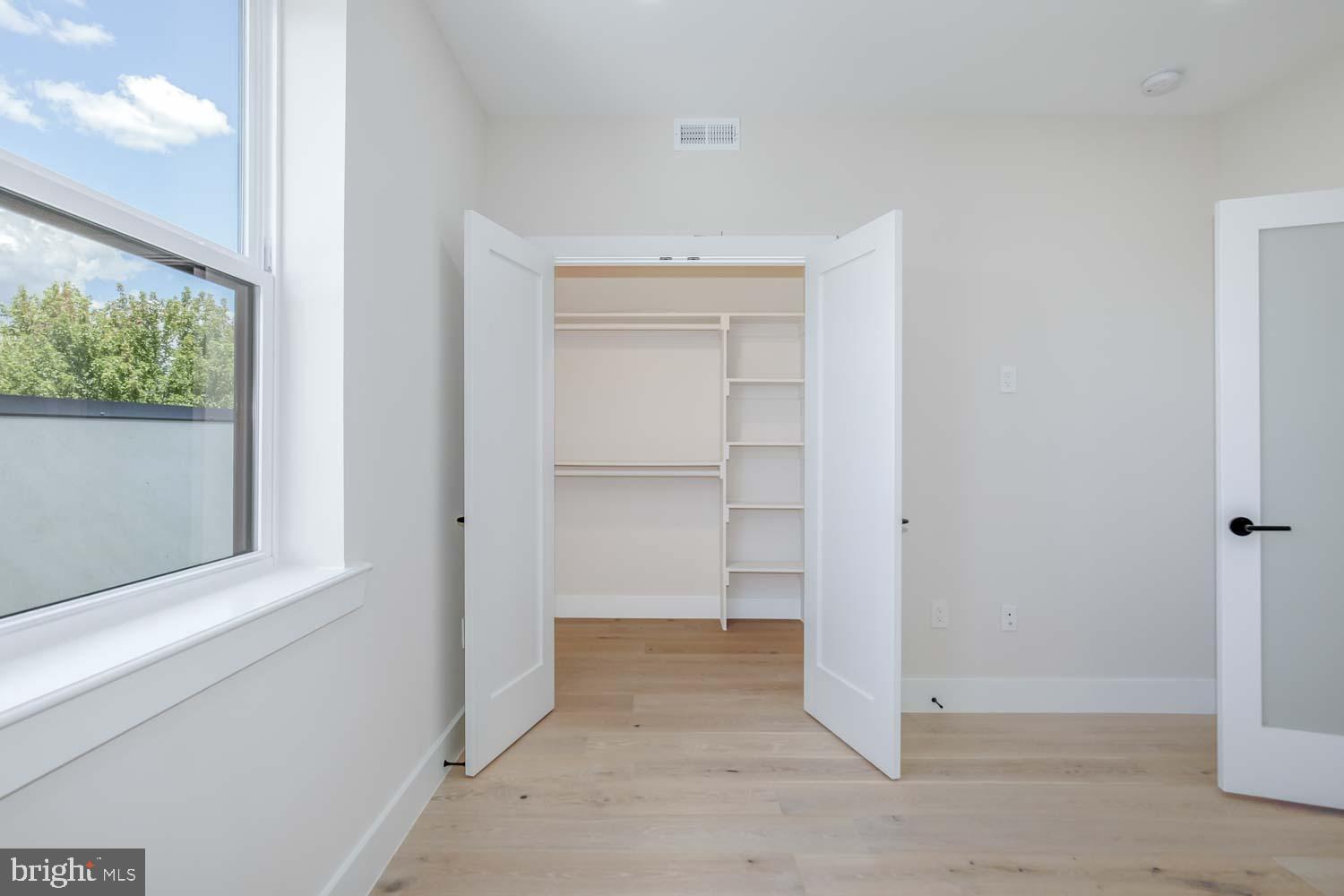 722 Kenyon Street Northwest, Unit A Washington, DC 20010 - Photo 13 of 41