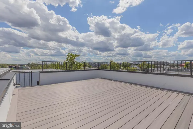 a view of terrace with city view