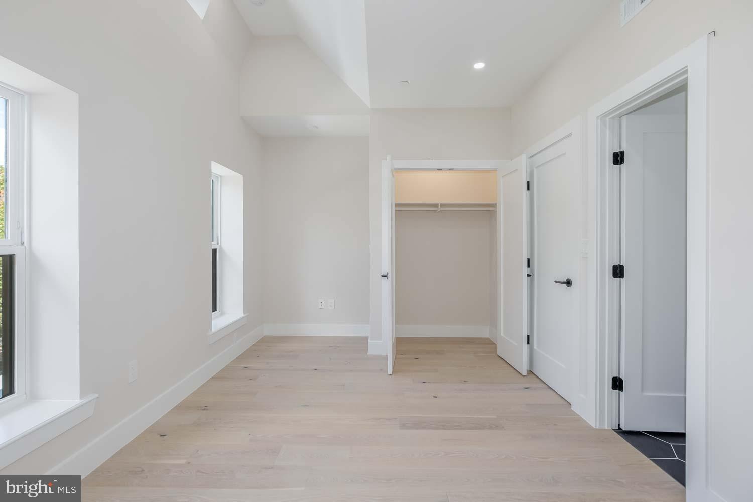 722 Kenyon Street Northwest, Unit A Washington, DC 20010 - Photo 26 of 41