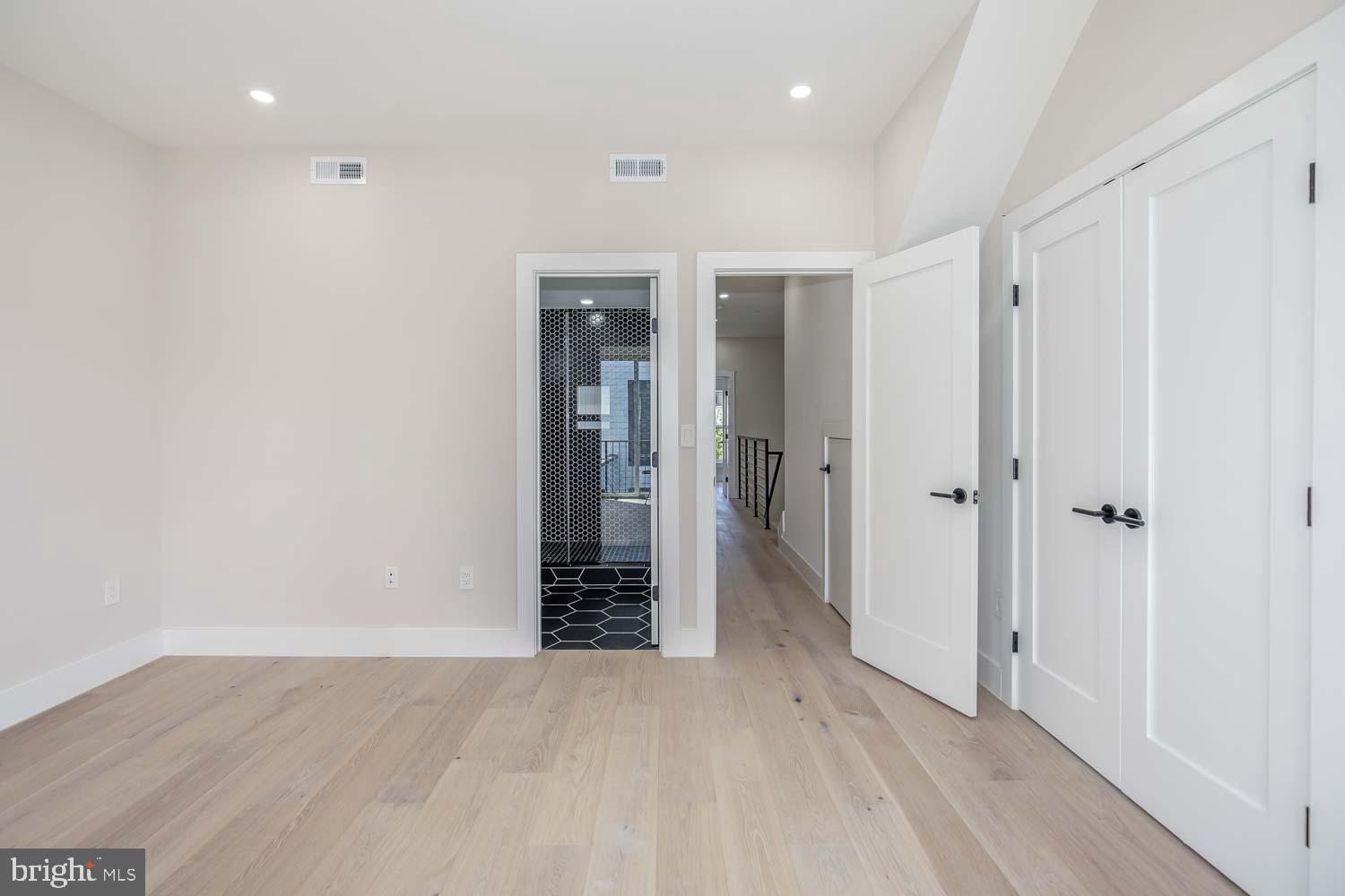 722 Kenyon Street Northwest, Unit A Washington, DC 20010 - Photo 32 of 41