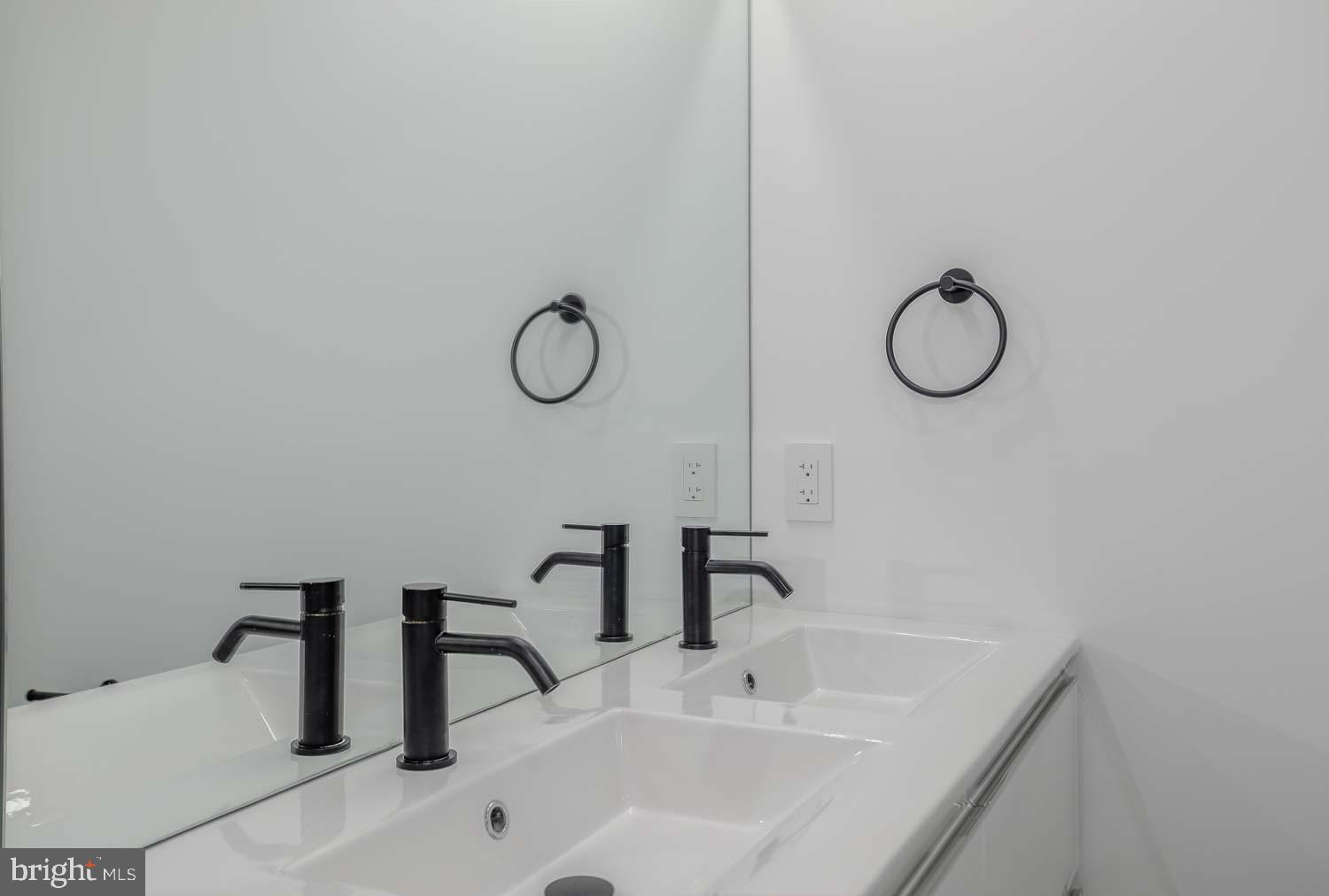 722 Kenyon Street Northwest, Unit A Washington, DC 20010 - Photo 36 of 41