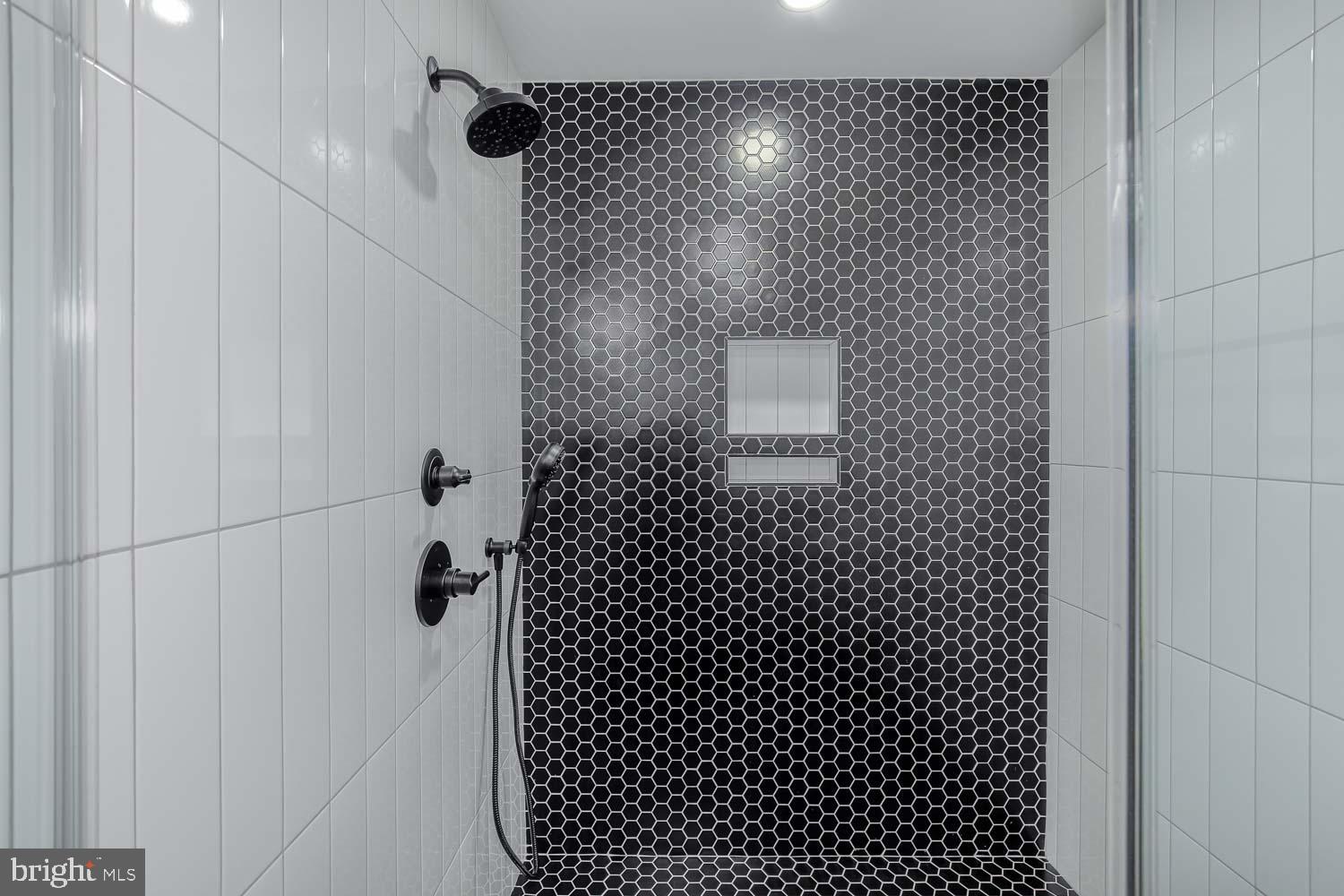 722 Kenyon Street Northwest, Unit A Washington, DC 20010 - Photo 37 of 41