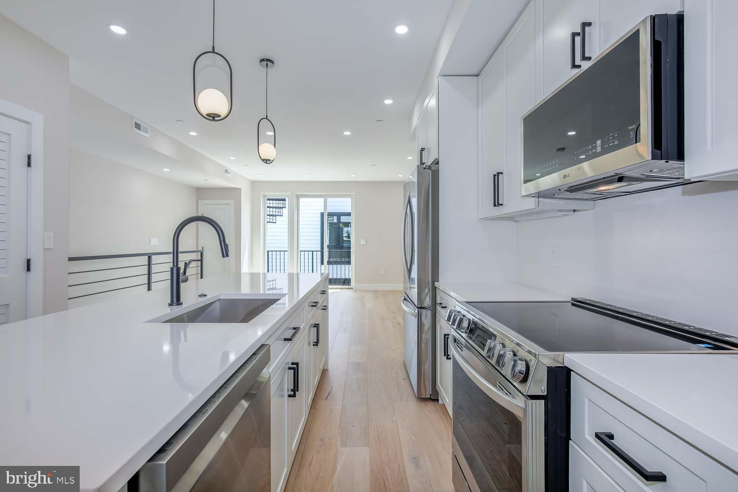 722 Kenyon Street Northwest, Unit A Washington, DC 20010 - Photo 9 of 41