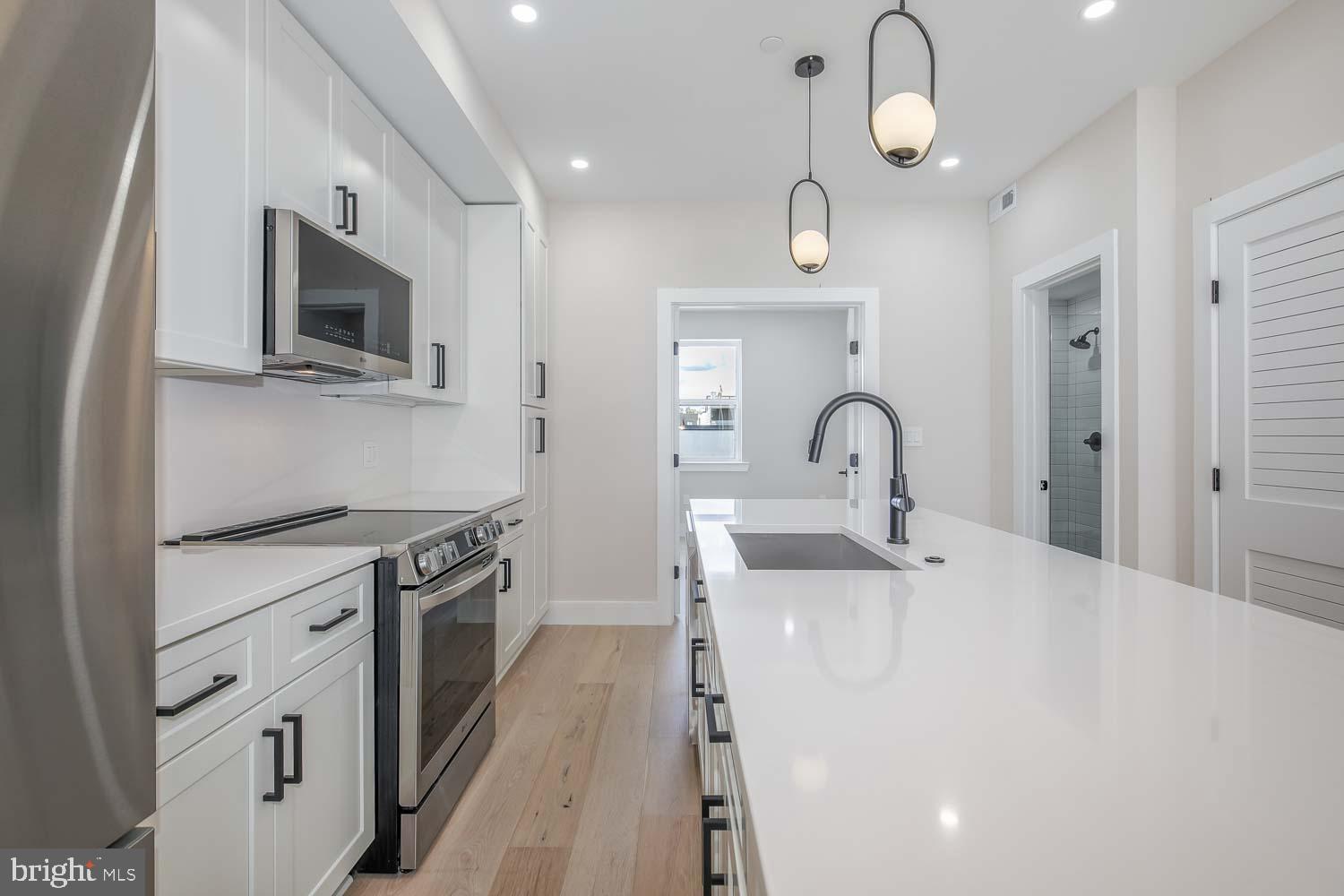 722 Kenyon Street Northwest, Unit A Washington, DC 20010 - Photo 10 of 41