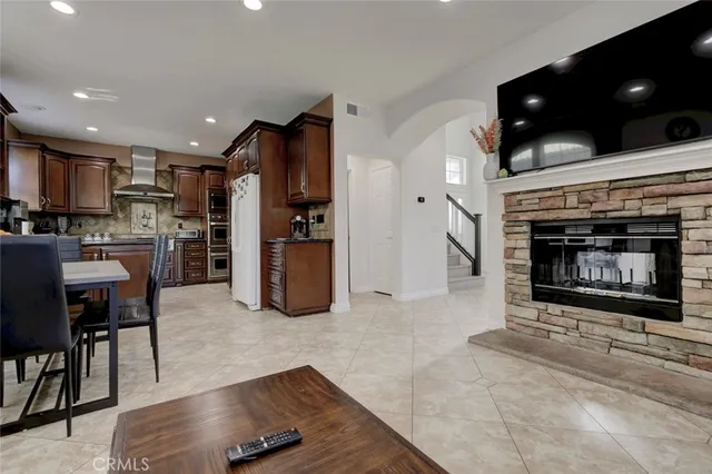 $4,700 | 27943 Brookdale Court, Valencia, CA 91354