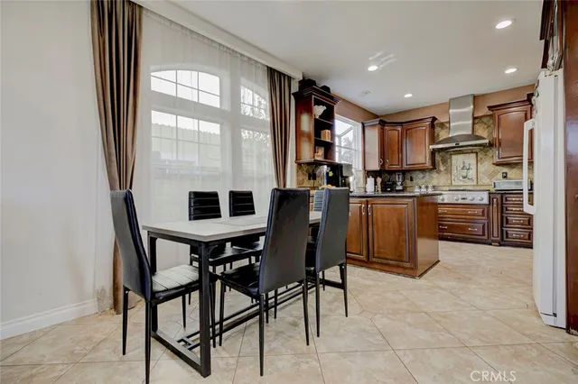 $4,700 | 27943 Brookdale Court, Valencia, CA 91354