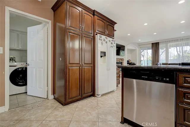 $4,700 | 27943 Brookdale Court, Valencia, CA 91354