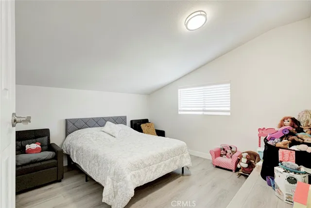 $4,700 | 27943 Brookdale Court, Valencia, CA 91354