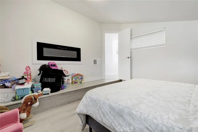 $4,700 | 27943 Brookdale Court, Valencia, CA 91354