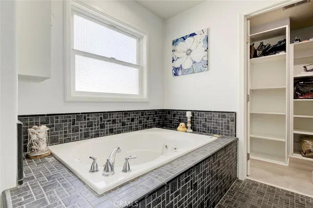 $4,700 | 27943 Brookdale Court, Valencia, CA 91354