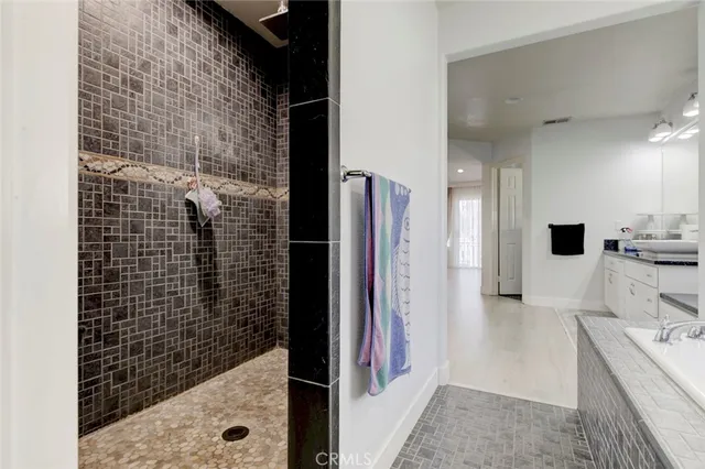 $4,700 | 27943 Brookdale Court, Valencia, CA 91354