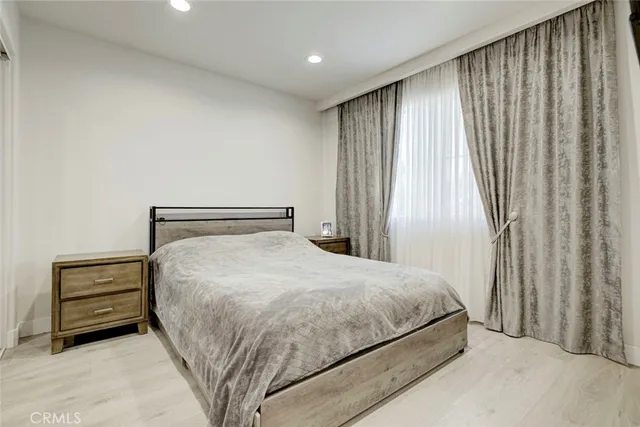 $4,700 | 27943 Brookdale Court, Valencia, CA 91354